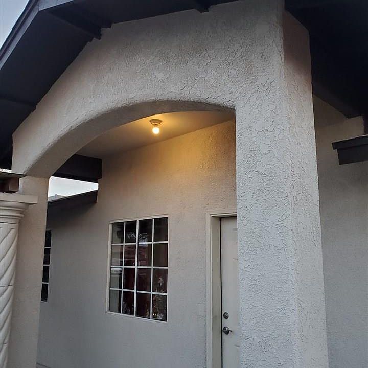 1st image of 225 E Aquila St
