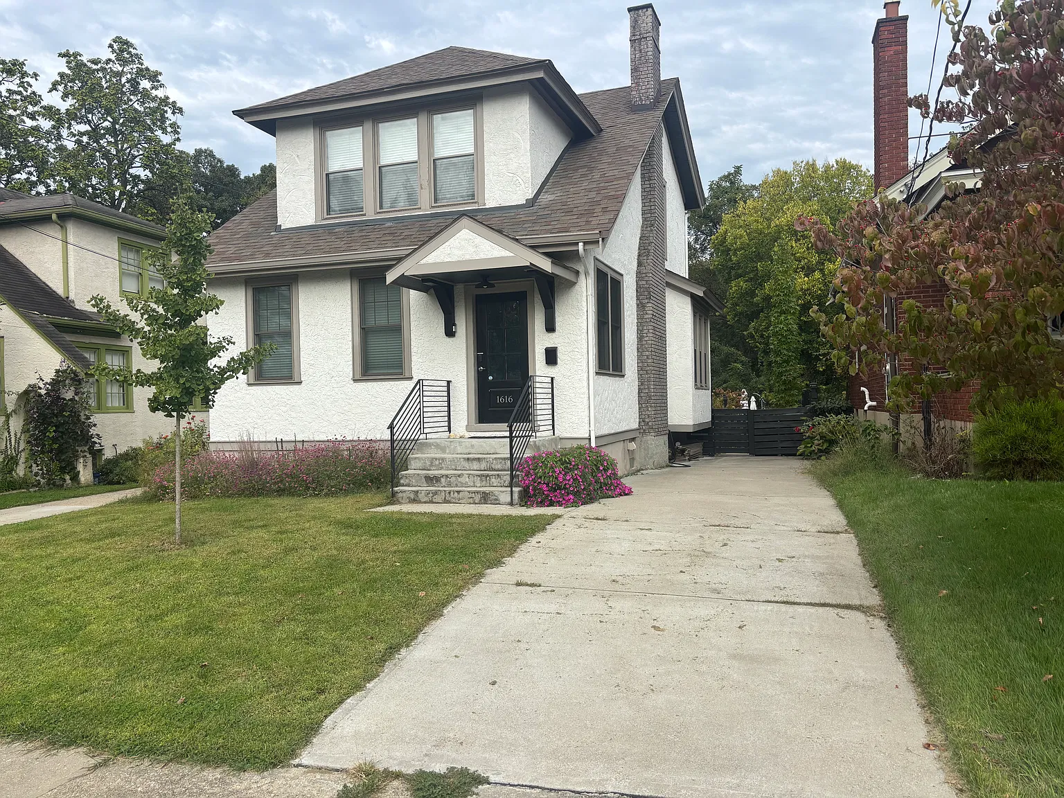 3 bed, 1.5 bath, 1450 sqft, $2,900 — Photo 2