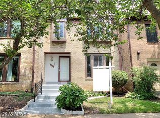 2966 Borge St, Oakton, VA 22124