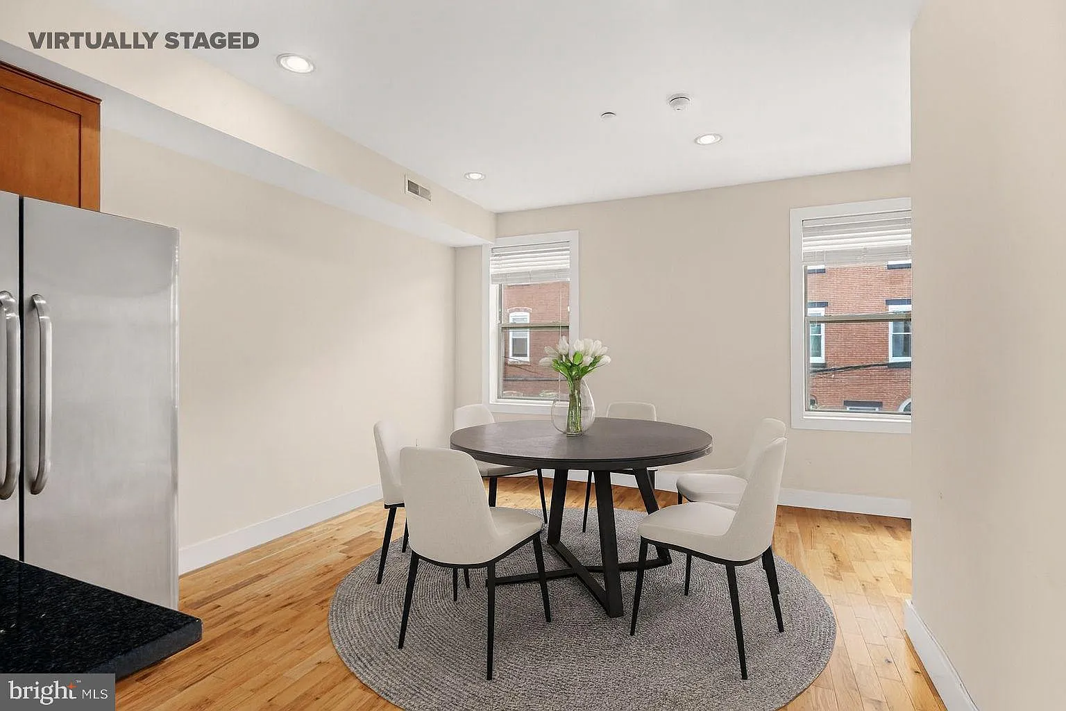 2 bed, 1.0 bath, 1008 sqft, $1,950 — Photo 3
