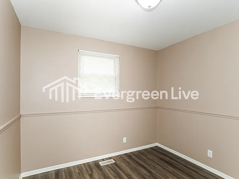 10728 Valiant Dr — Photo 10