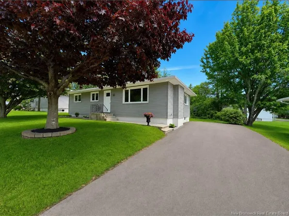 14 Brunswick St, Riverview, NB E1B 2Y4