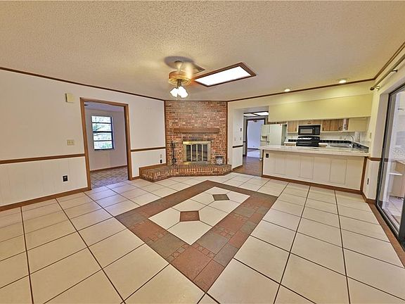 5th image of 1213 Howell Creek Dr