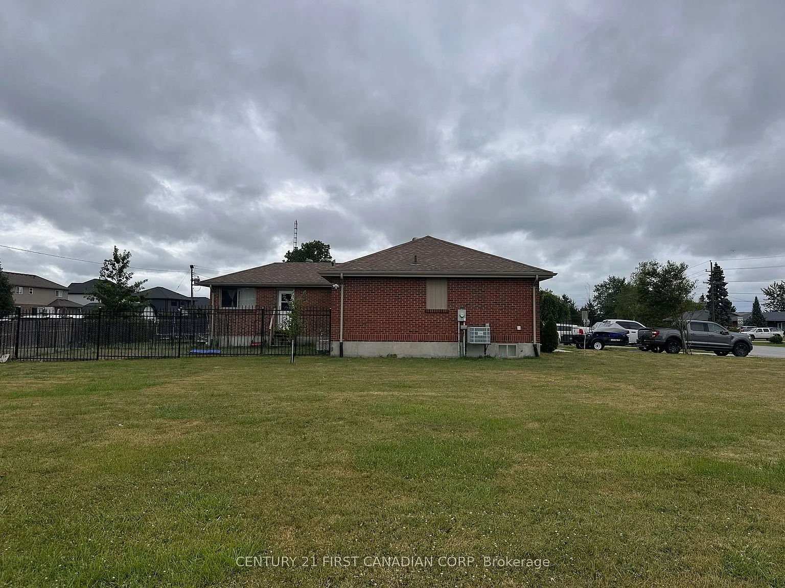 3 bed, $2,450 — Photo 3