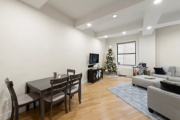 Rented by Compass | media 12