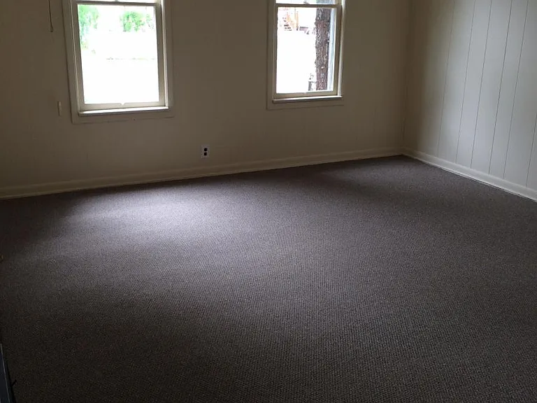 11922 Franklin Blvd #SINGLE HOU — Photo 3
