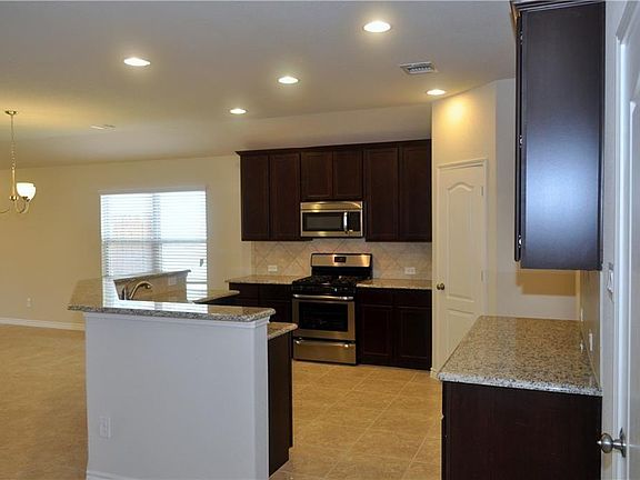 5th image of 1816 Megan Creek Dr