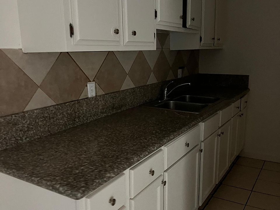 1st image of 4470 Dorset St