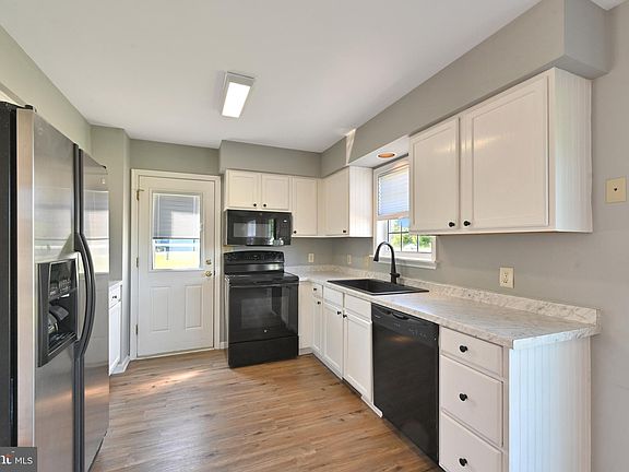 4th image of 6286 Feather Heights Dr