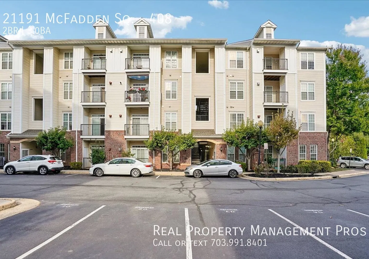 Rarely Available 2 Bedroom 2 Bath Top Floor W/Loft For Rent! — Photo 1