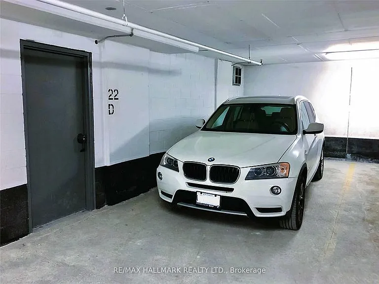 899 Queen St E #307 — Photo 15