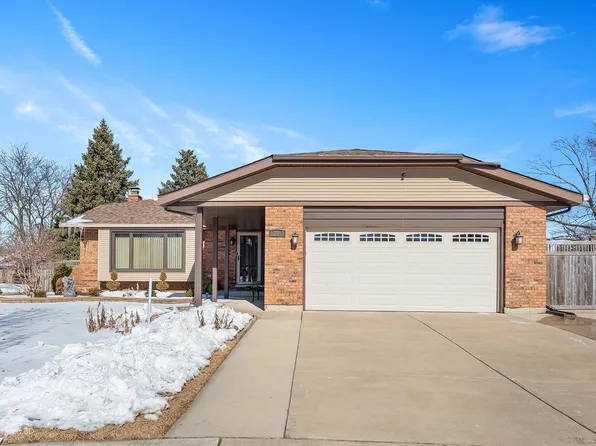17507 Pecan Ln, Tinley Park, IL 60487