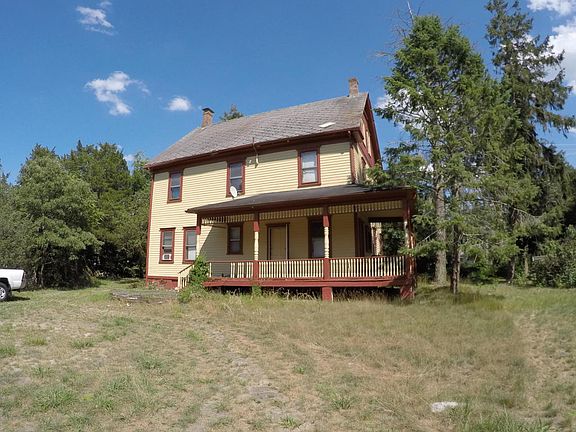 4th image of 826 Main St