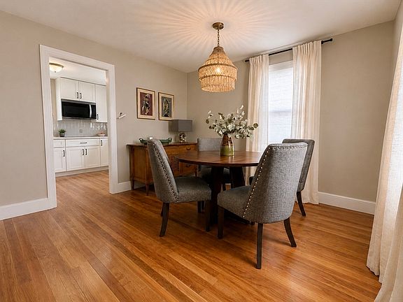 4th image of 26 Grandview St