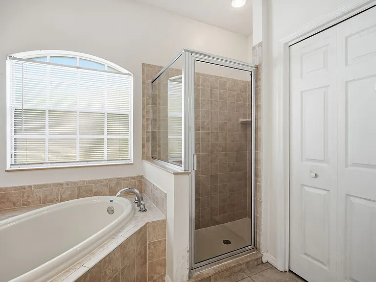 5912 Bramble Bush Ct — Photo 14