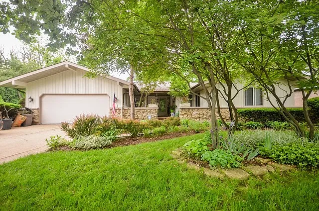 511 Stevens Ct photo 1