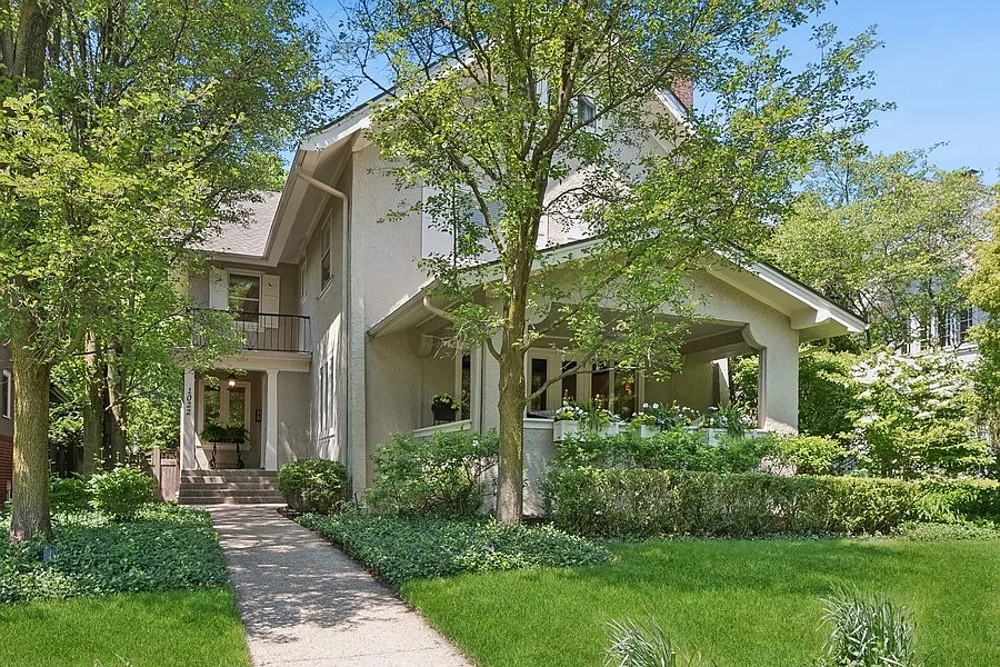 1022 Sheridan Rd photo 1