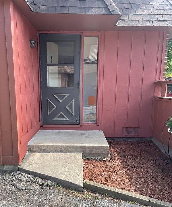 1st image of 1901 Parklake Dr APT A