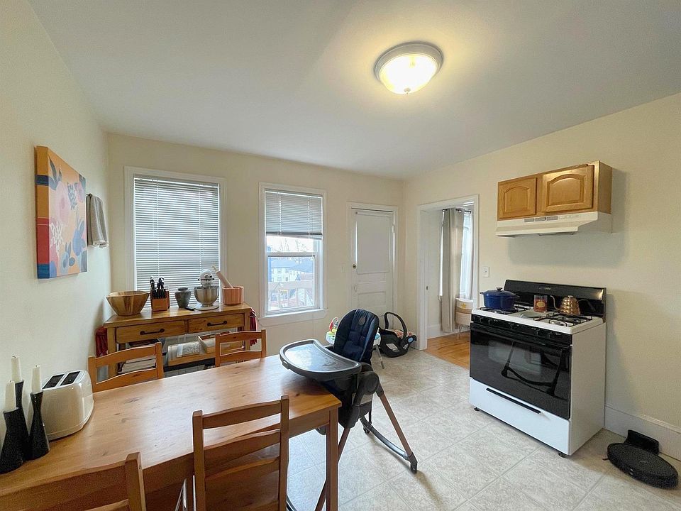1st image of 40 Linden Ave #3