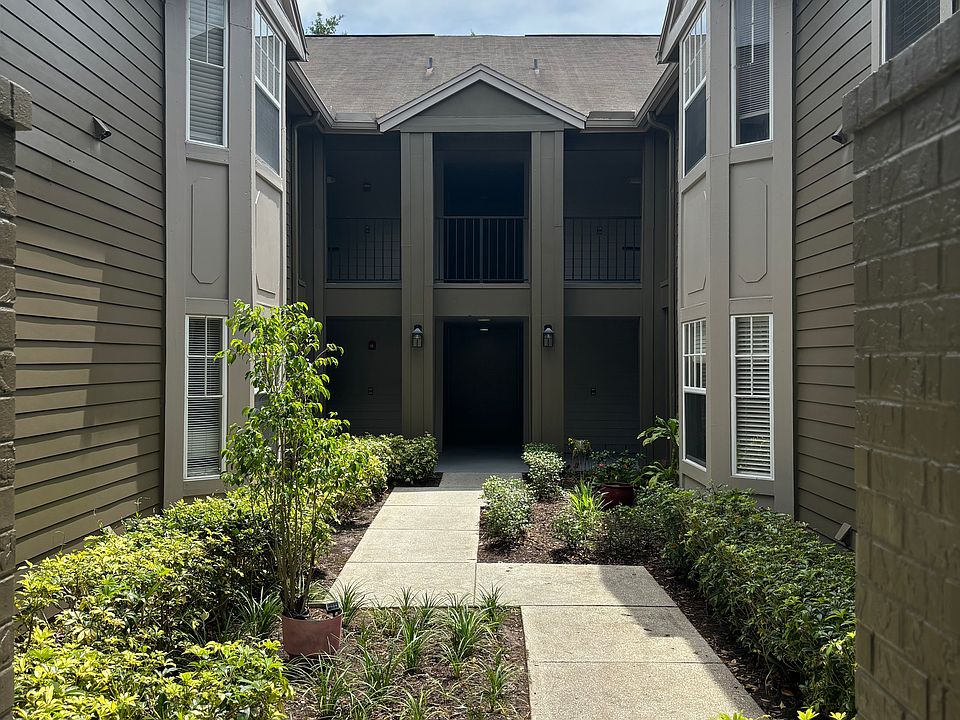 1st image of 417 Summit Ridge Pl APT 211