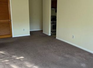162 College Dr, Edison, NJ 08817