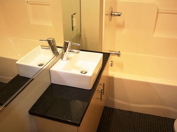 2nd image of 1620 Altamont Ave APT 14