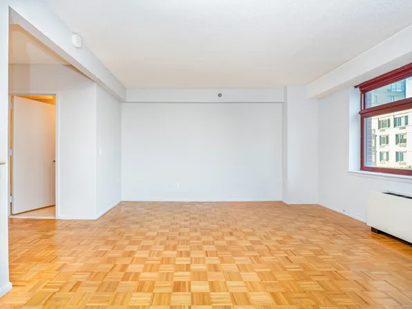 4-74 48th Avenue image 2 of 18