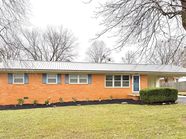 135 Donna Dr, Hopkinsville, KY 42240