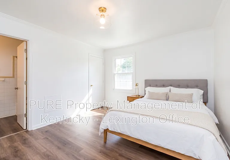 429 Chestnut St #11 — Photo 9