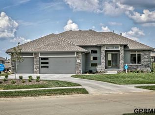 4004 N 189th St, Elkhorn, NE 68022