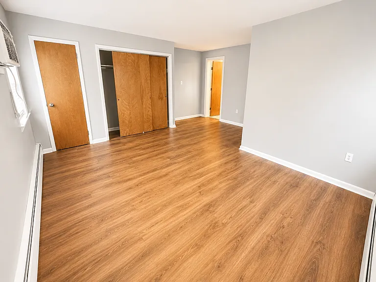 101 S Chestnut St — Photo 6