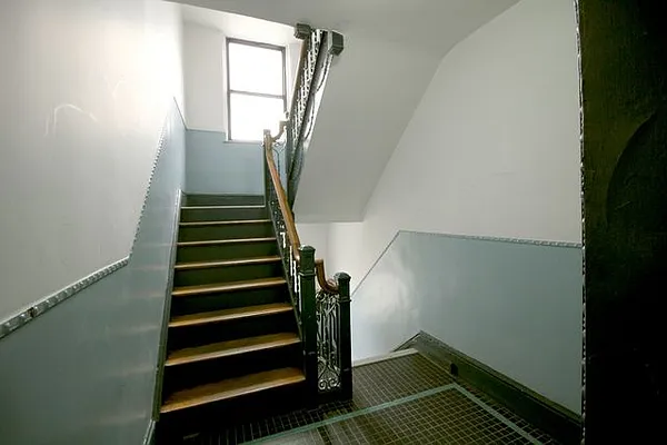 Rented by Elite NY Holdings | media 21