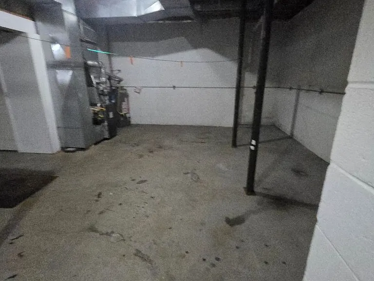104 Hampton Ct — Photo 31