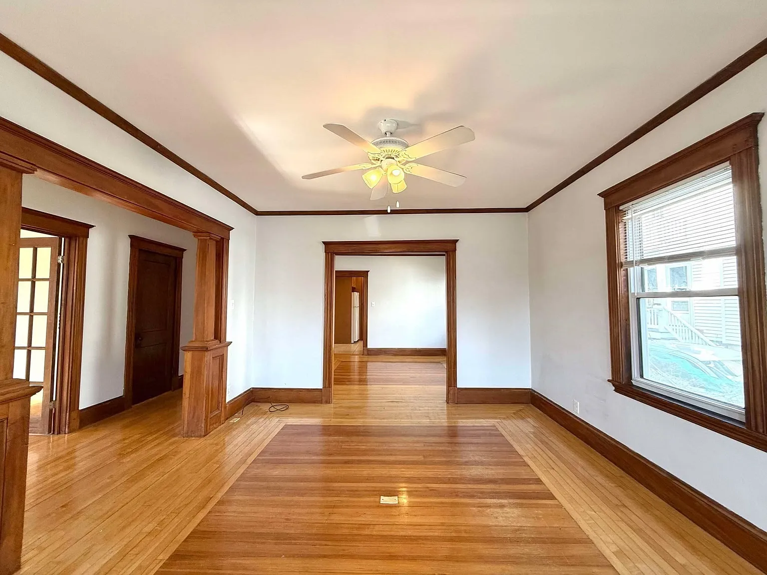 4 bed, 2.5 bath, 2150 sqft, $4,200 — Photo 4