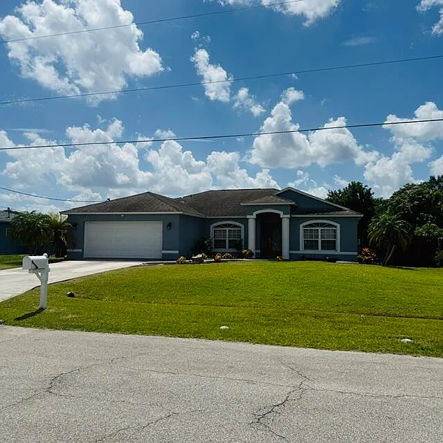 4 bed, 2.0 bath, 1825 sqft, $2,800 — Photo 2