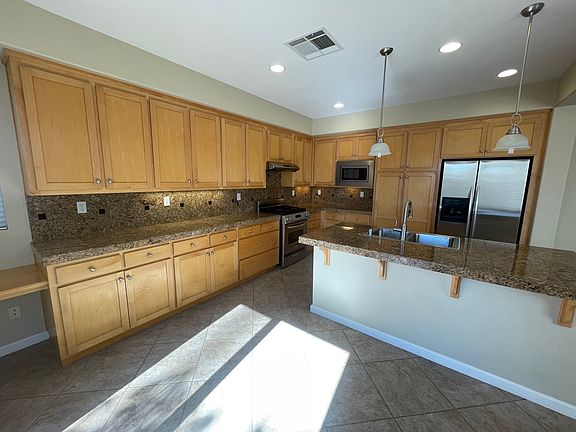 3rd image of 1151 Lake Park Dr
