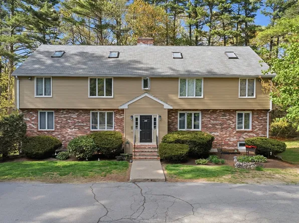 23 Hilltop Ln APT 1, South Easton, MA 02375