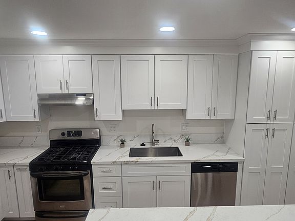 4th image of 24261 Groven Ln