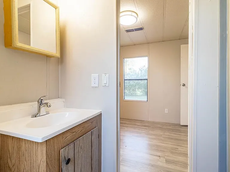 1101 Fashion Ln — Photo 19