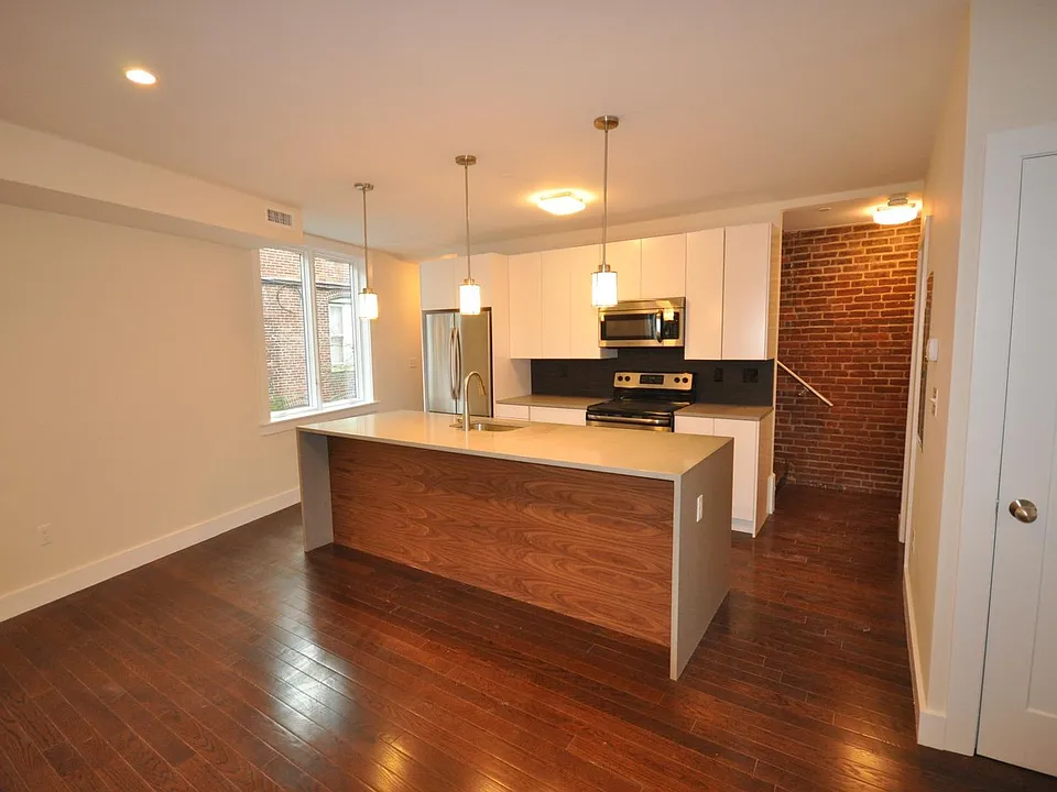 18 Sussex St #20