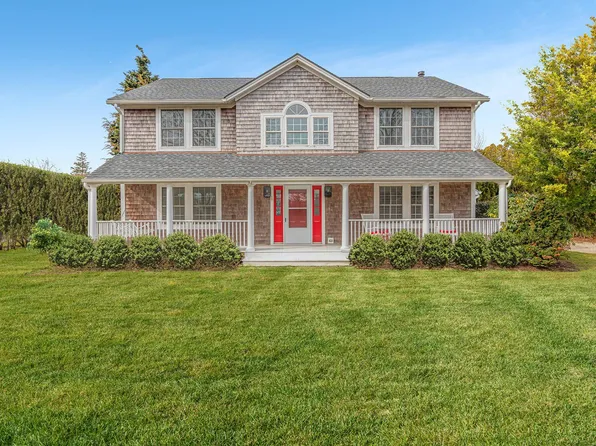 53 Bellows Ct, Southampton, NY 11968