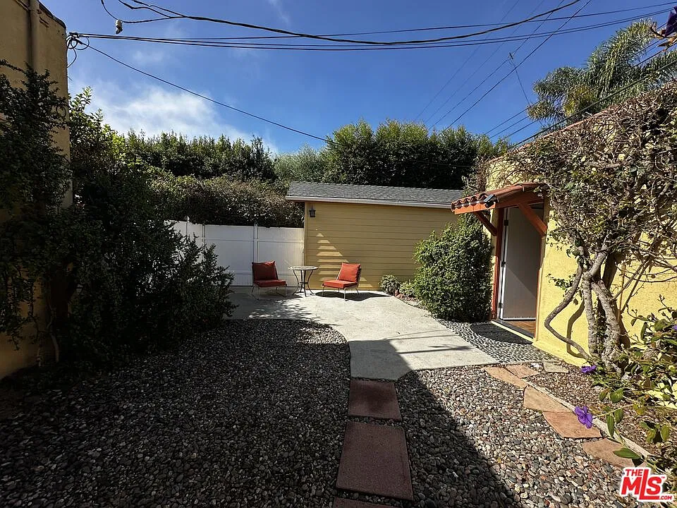 1 bed, 1.0 bath, 650 sqft, $3,200 — Photo 4