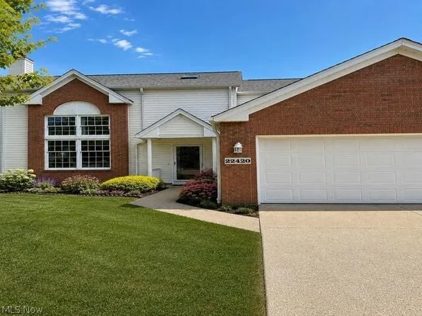 22420 Woodfield Trl, Strongsville, OH 44149
