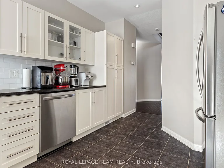 212 Huntsville Dr — Photo 31