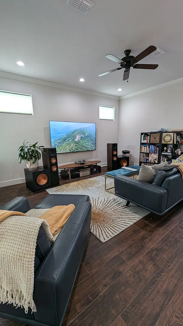 Contemporary 4 Bedroom single family home in SW Gainesville — Photo 3