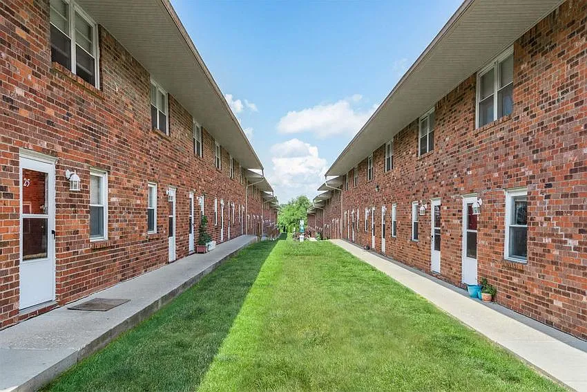 Sassafras Hill Apartments — Photo 3