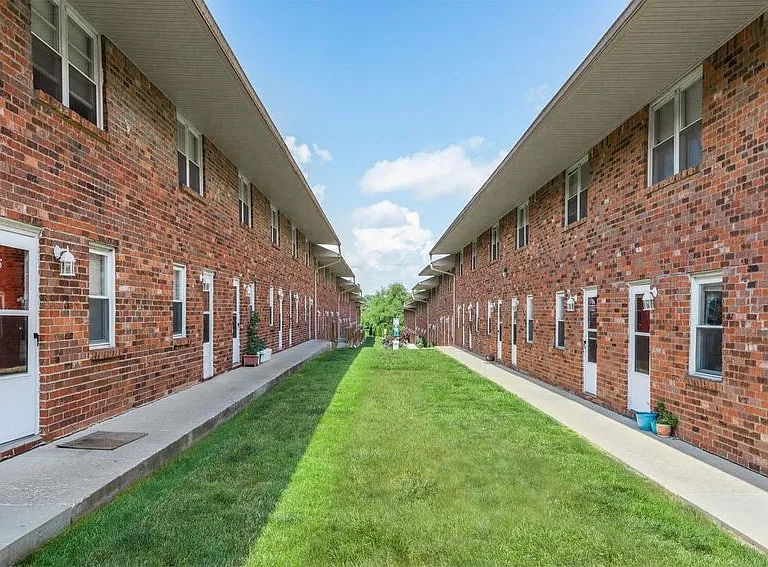 Sassafras Hill Apartments — Photo 3