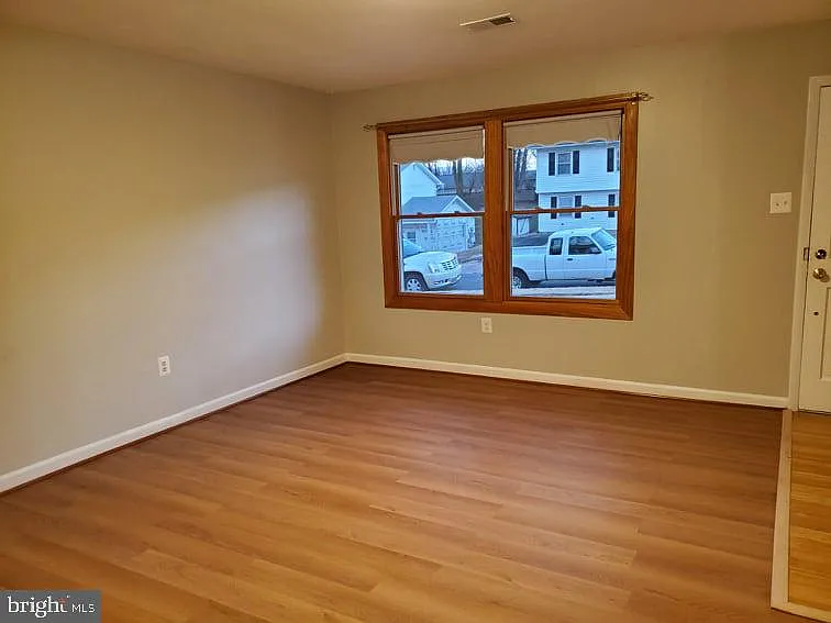 1321 Greyswood Rd — Photo 4