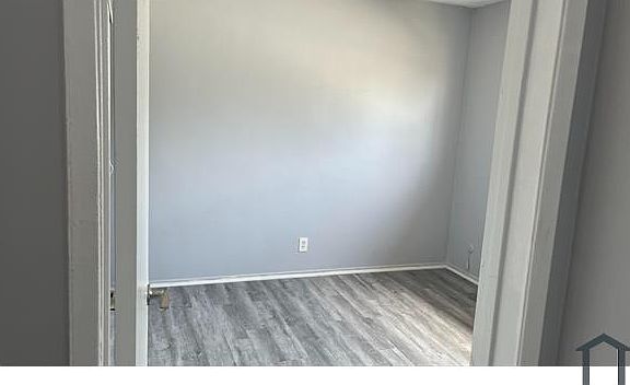 3rd image of 1209 W 87th St APT 4
