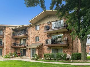 5330 Waterbury Dr APT 1603, Crestwood, IL 60445